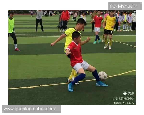 大壮在足球场上的成长历程与梦想追逐之旅